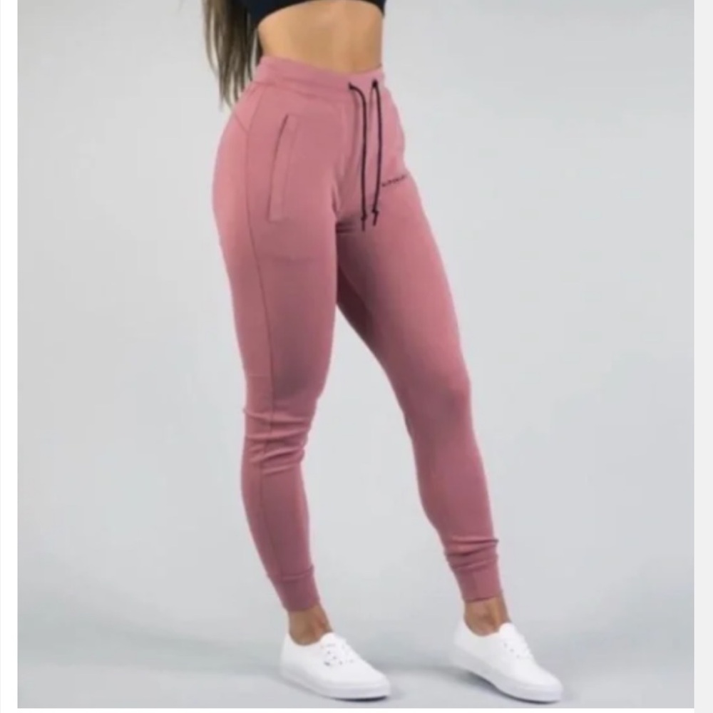 Alphalete Essential Jogger